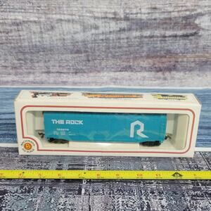 Bachmann H.O scale The Rock teal/white boxcar